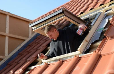 Pose de fenêtres de toit Velux à Broualan